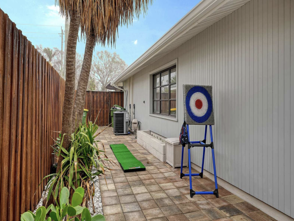 Lido Key Three Bedroom Vacation Home With Pool Walk To Beach